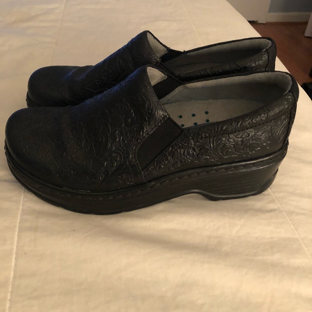 Ladies Black Klogs